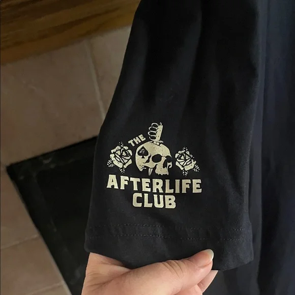 Black Skull Graphic Tee - Picture 2 of 4